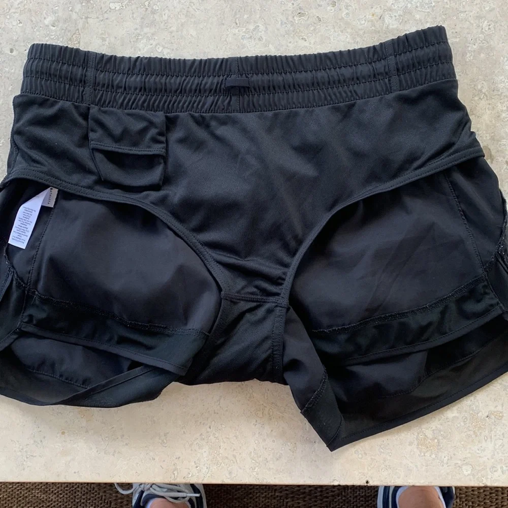Athleta Mesh Racer Run Short 4” sz M